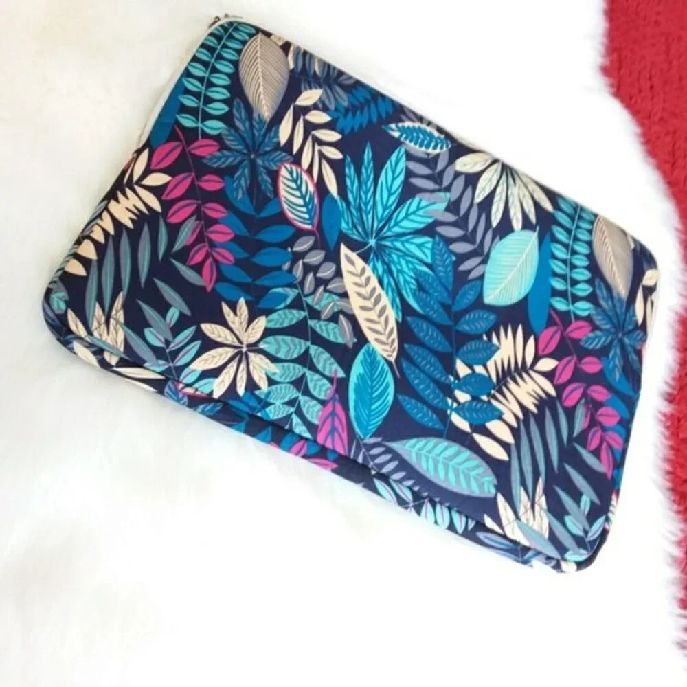 Lisen Floral Zip Zip Laptop Sleeve
